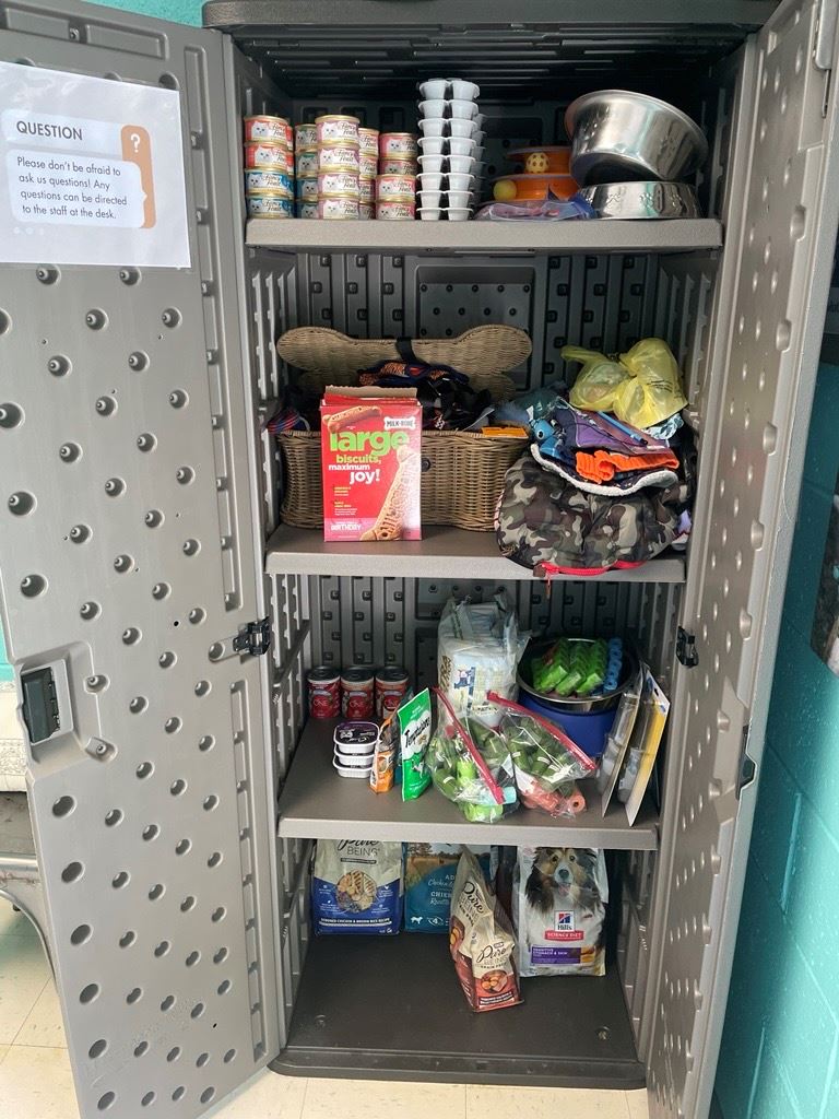 Food pantry open
